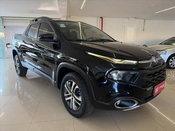 FIAT TORO 2.0 16V TURBO DIESEL FREEDOM 4WD AT9 FIAT TORO 2.0 16V TURBO DIESEL FREEDOM 4WD AT9